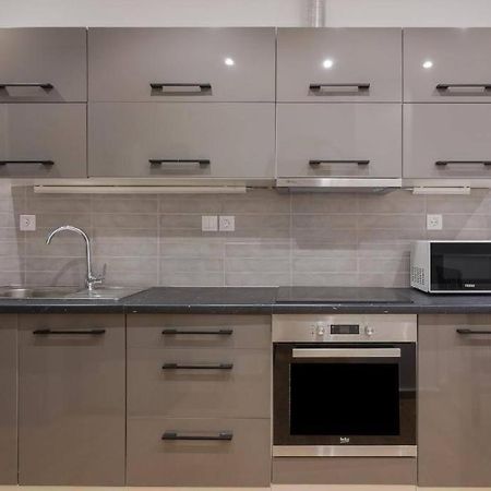Fully Renovated 1 Bedroom Condo Atény Exteriér fotografie