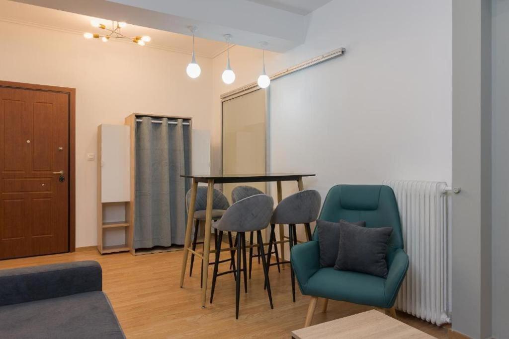 Fully Renovated 1 Bedroom Condo Atény Exteriér fotografie