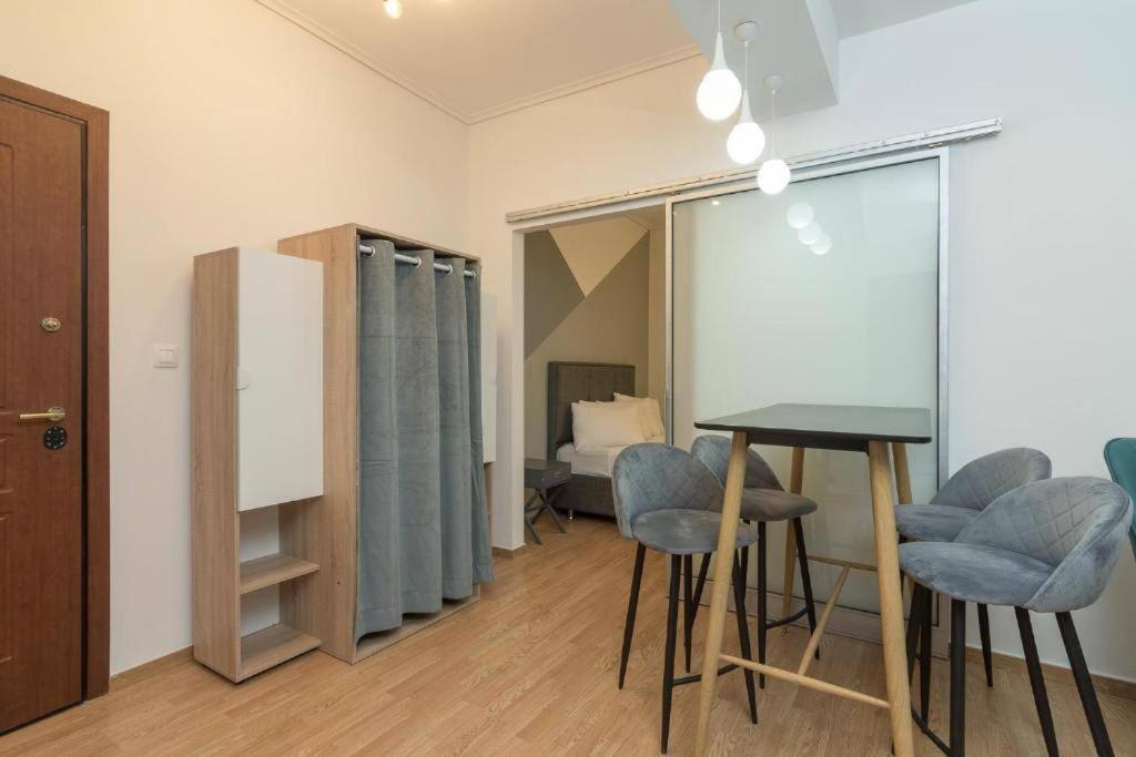 Fully Renovated 1 Bedroom Condo Atény Exteriér fotografie