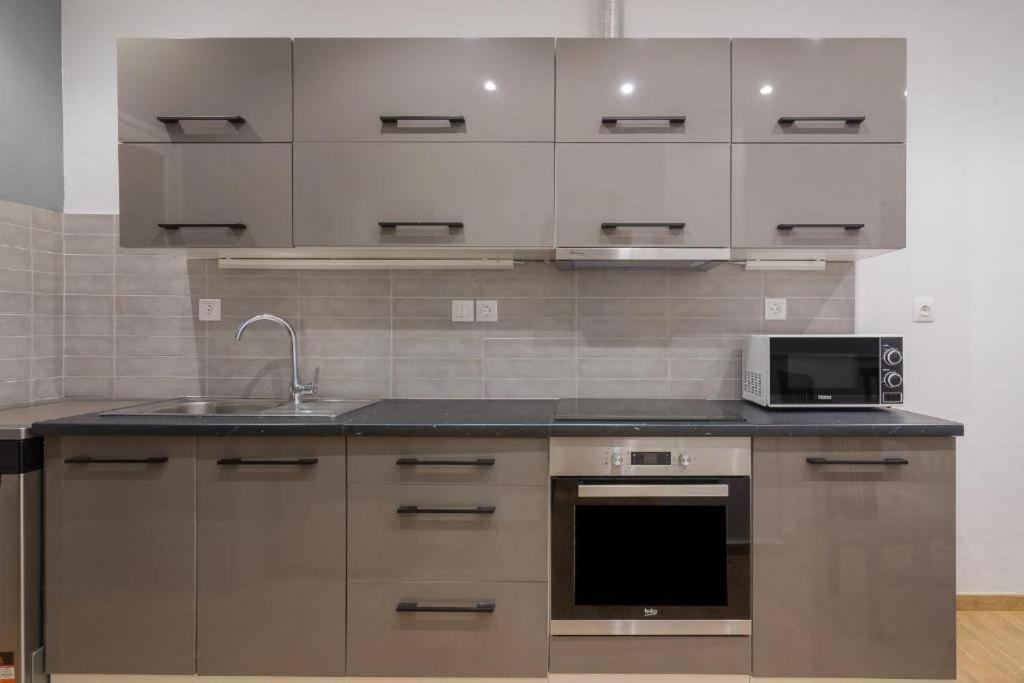 Fully Renovated 1 Bedroom Condo Atény Exteriér fotografie
